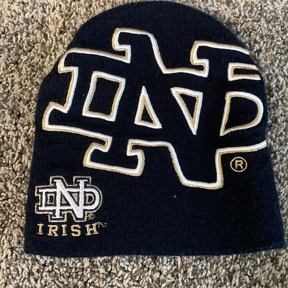 Notre Dame hat and scarf bundle - Picture 2 of 7